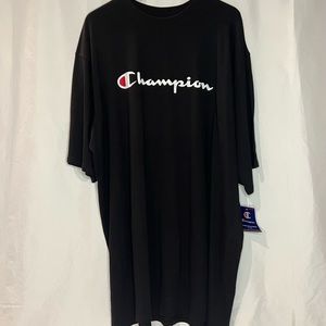 🦖 NWT champion T-shirt 🦖